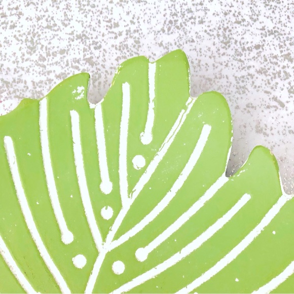 $10 NWT Summer Coastal Village Green Leaf Decorative Tray - Picture 4 of 8